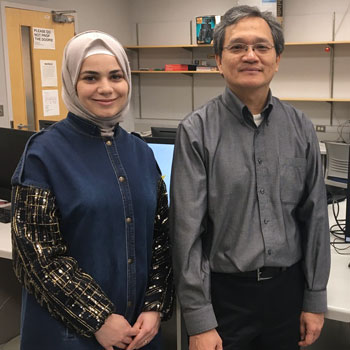 Laurier professor Chính Hoàng supports Syrian student as a former refugee